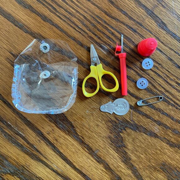 Vintage Jo-Ann's Fabrics & Crafts Metal Tin Container & Mini Sewing Kit Sewist - Picture 5 of 8